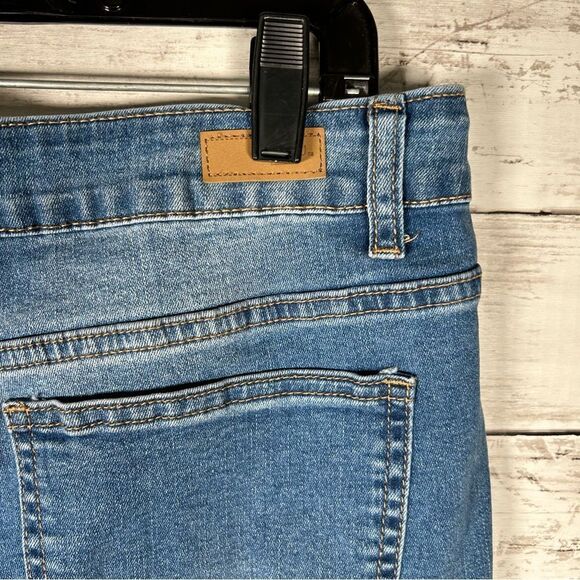 BLEU High Rise Wide Leg Crop Stretch Jeans 16
In excellent clean condition - Picture 5 of 5